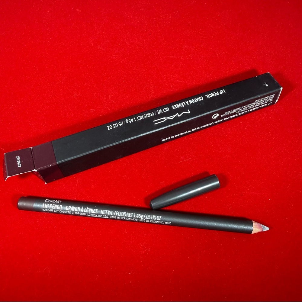 DISCONTINUED ✨ MAC Lip Pencil Currant